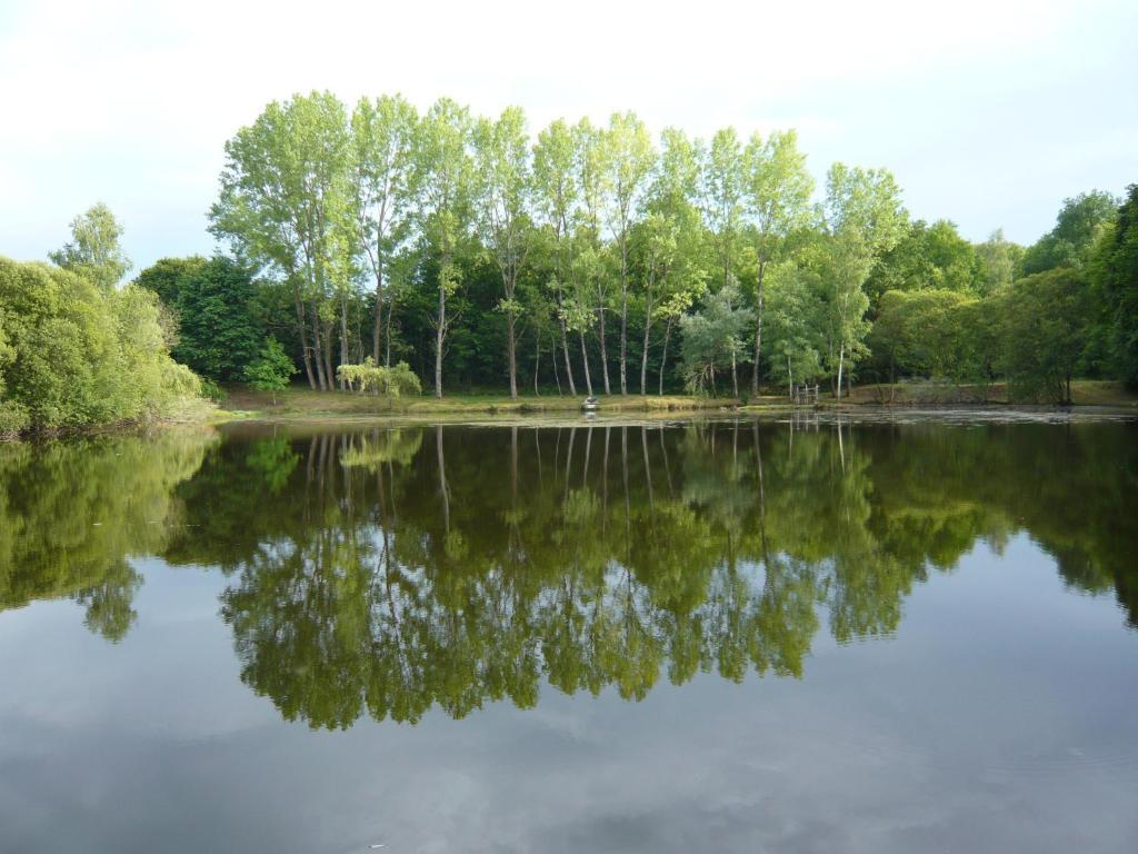 Lakeside Bed And Breakfast Payzac  Esterno foto